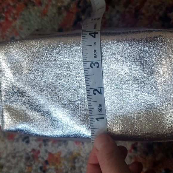 NWT Ulta Beauty silver makeup bag - Picture 10 of 11